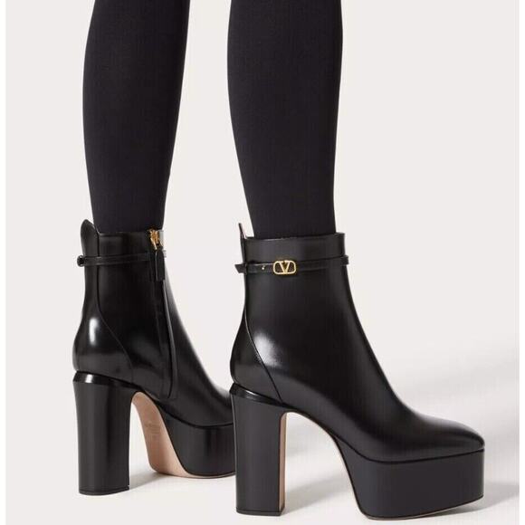 NIB Valentino Garavani Tan-Go 37 US 7 Platform Ankle Boots Black Leather $1,870 - Picture 2 of 16